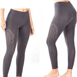 NWT ✨Fabletics Warp Knit Mid-rise Jaquard legging gray womens size L